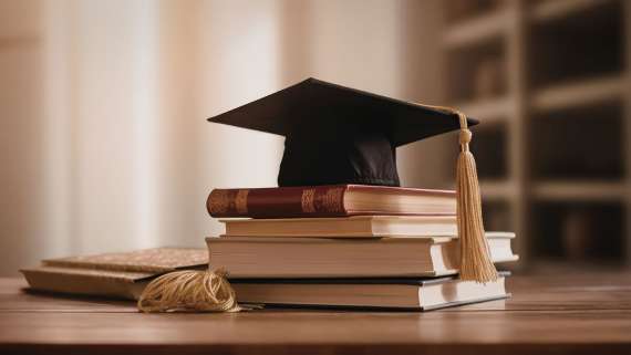 La Fundación Carolina abre la 26ª convocatoria de su programa de becas para el curso académico 2026–2027, que oferta un total de 736 becas en todas las áreas de conocimiento.